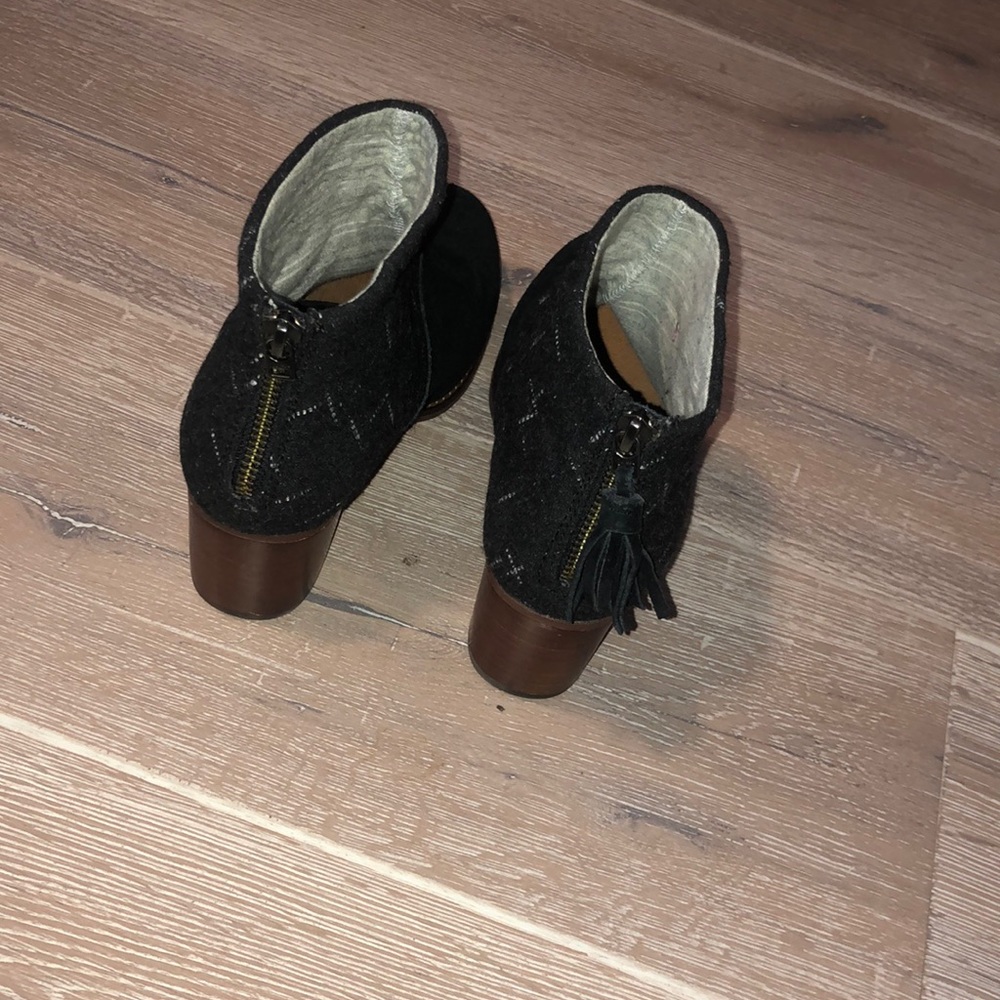 TOMS - Picture 3 of 4